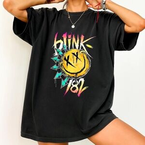 Blink-182 Smiley Face Black T-Shirt Comfort Colors Shirt BrandSize Medium NWOT